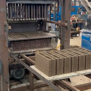 现求购全自动水泥砖制砖机 2 台